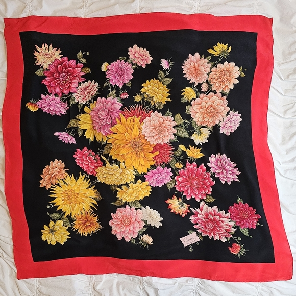Vintage Gucci Floral Scarf - Picture 1 of 7